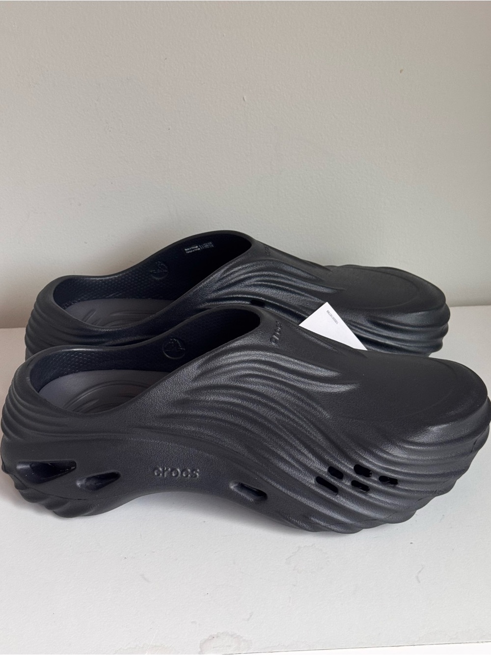 Crocs Echo Wave Slip On Black Shoes Unisex Men’s 9 Women’s 11 NWT